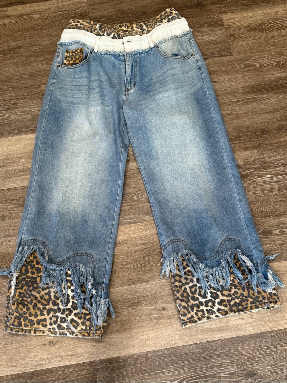 Women’s Oil & Hali leopard distressed denim. New with tags. - Picture 2 of 5